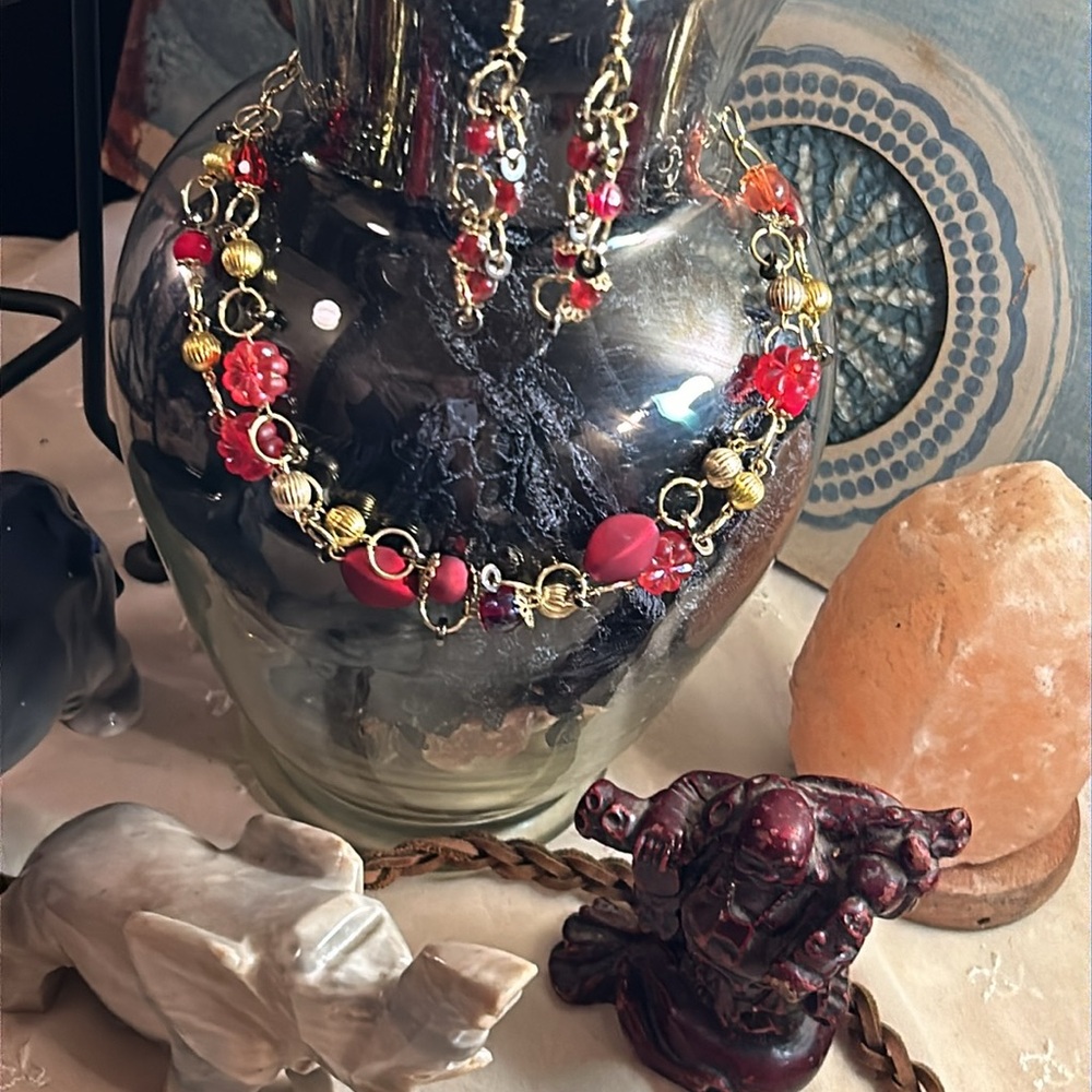 🌷Red & Gold beads Rosary style & Earrings
